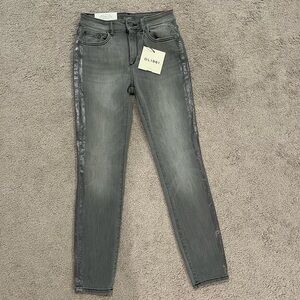 DL1961 NWT grey jeans